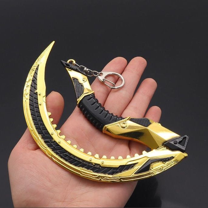 Apex Legends Heirloom Seer Fist Sickle Cosplay Game Keychain