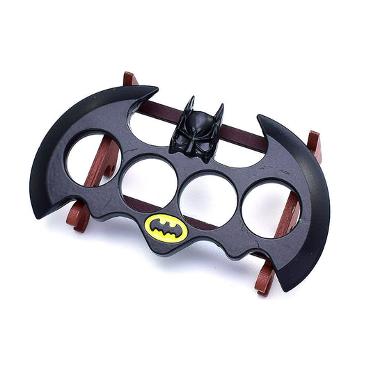 Anime peripherals metal fist stab small arms naruto fist gloves batman alloy crafts boxing knife self-defense tools